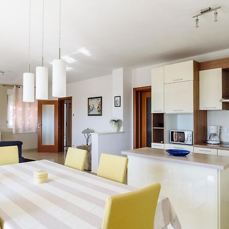 Apartman Niko Каштела Экстерьер фото