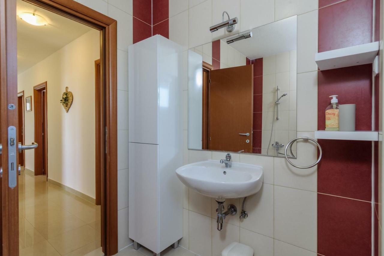 Apartman Niko Каштела Экстерьер фото