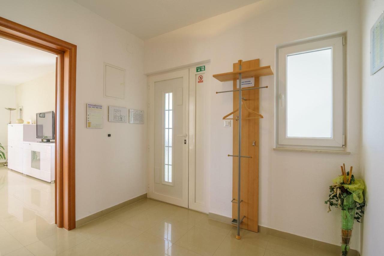 Apartman Niko Каштела Экстерьер фото